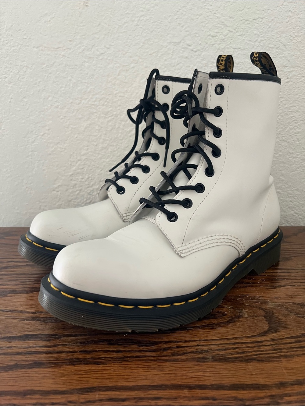 Dr Martens 11821 White Eye Combat Boots Womens Size 10